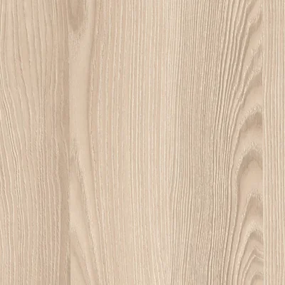 Skříň s elegantními skleněnými detaily na míru